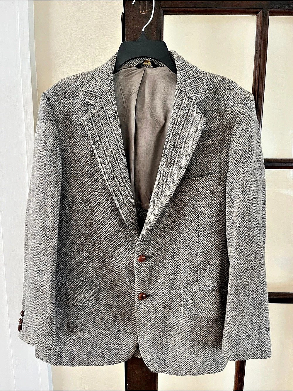Vintage Boundary Waters Herringbone Sport Coat in Gray & White Like New